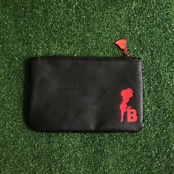 Betty Boop Sequin Makeup Pouch - Picture 2 of 3